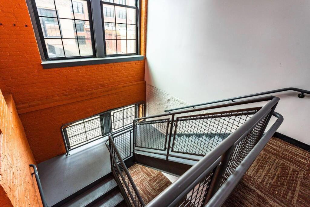 Centric Modern Loft W/ King Beds & Smart Gametable Villa โรเชสเตอร์ ภายนอก รูปภาพ